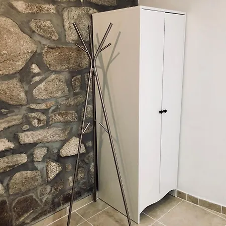 Stone Wall Bolhao Central Гостевой дом Порту